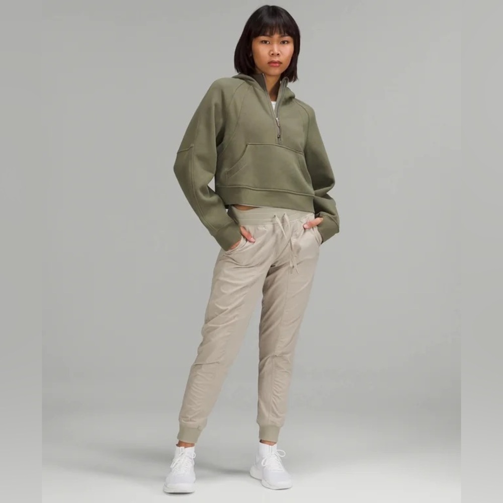 Lululemon Scuba Half Zip - Picture 2 of 5